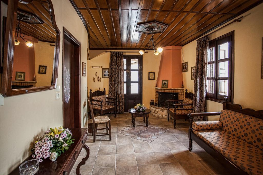 Erontas Villa Aryiroúpolis Exterior foto