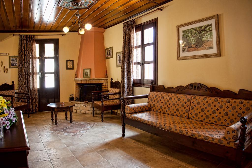 Erontas Villa Aryiroúpolis Exterior foto