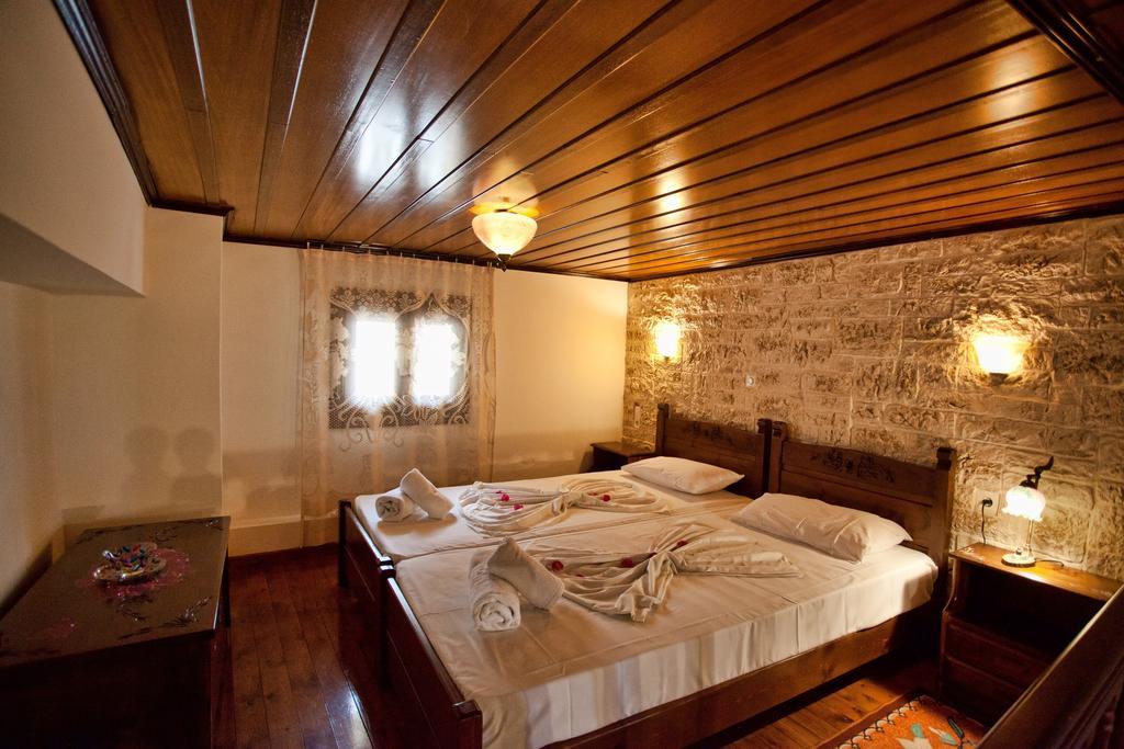 Erontas Villa Aryiroúpolis Exterior foto