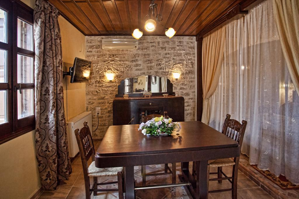 Erontas Villa Aryiroúpolis Exterior foto